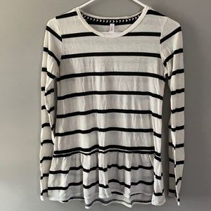 Casual long sleeve top